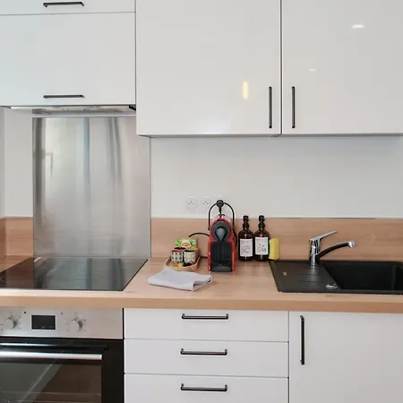Apartment Greenpause - Terrace - Parking - Air Conditioning - Eurexpo